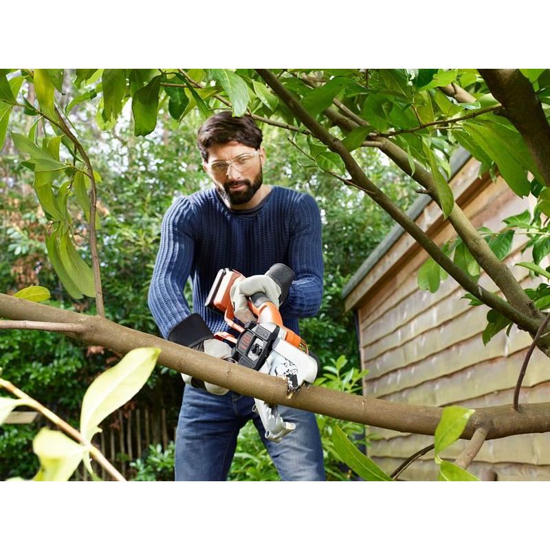 Black + Decker GKC1000L Alligator® Lopper 18V 1 x 2.0Ah Li-ion BLACK + DECKER - Dynamic Drive