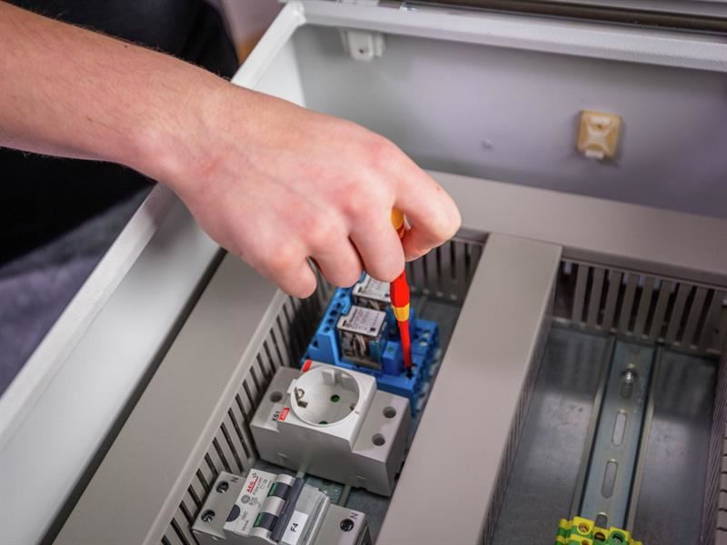 Wiha PicoFinish® SL/PH Fine VDE Screwdriver Set, 7 Piece Wiha - Dynamic Drive