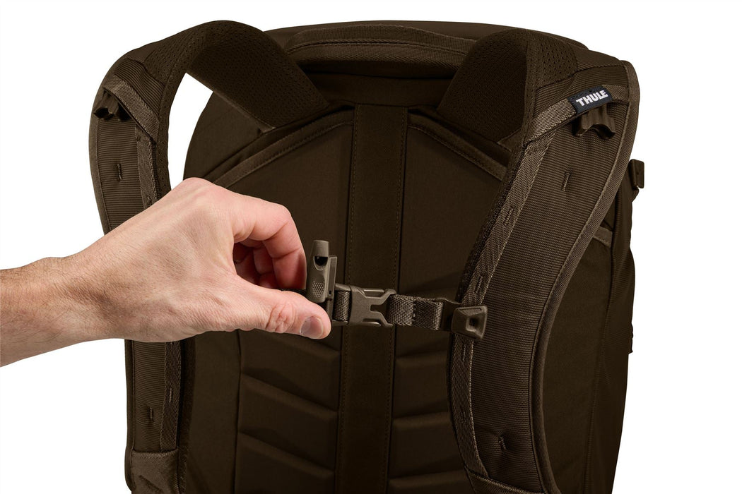 Thule Landmark 60L travel pack deep khaki Thule - Dynamic Drive