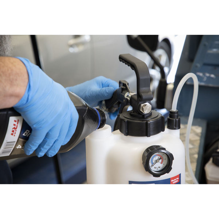 Sealey Pneumatic Brake & Clutch Bleeder 2.5L VS830 Sealey - Dynamic Drive