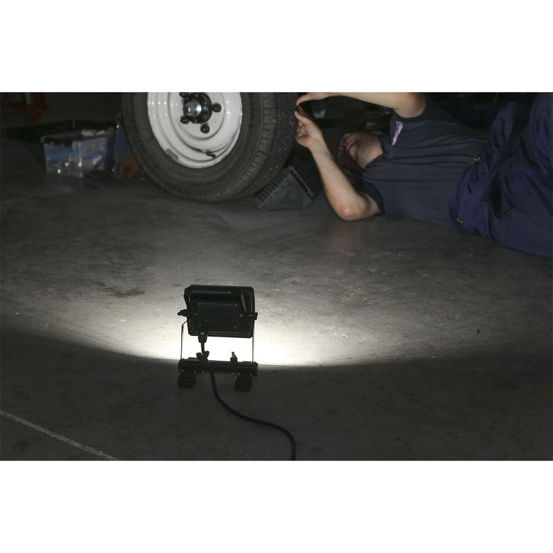Sealey Portable Floodlight 10W Smd Led 230V Sealey - Dynamic Drive
