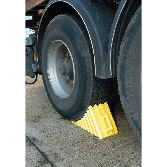 Draper Wheel Chock for Larger Than 920mm Dia. Wheels 12271 Draper - Dynamic Drive
