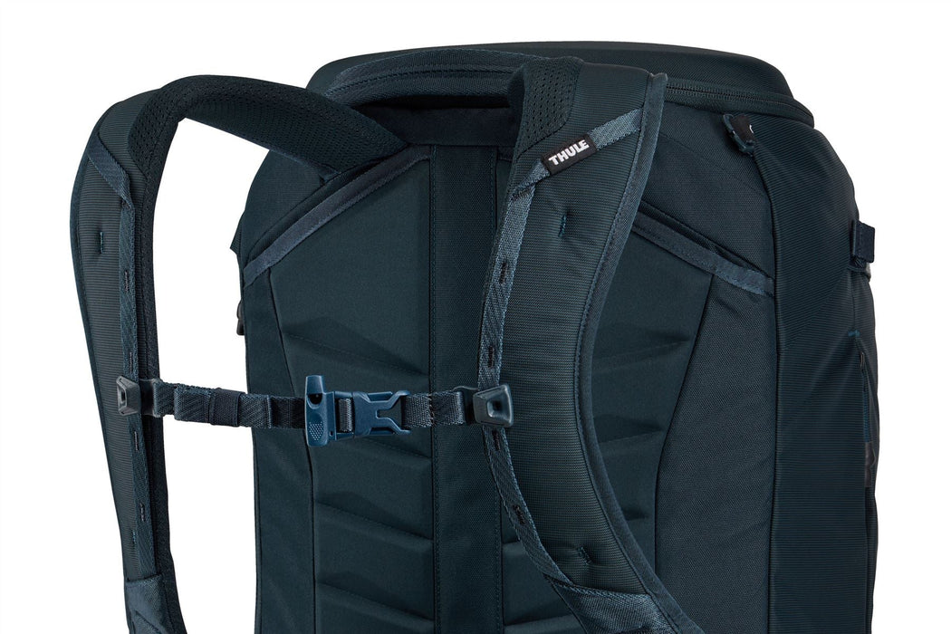 Thule Landmark 40L travel pack darkest blue Thule - Dynamic Drive