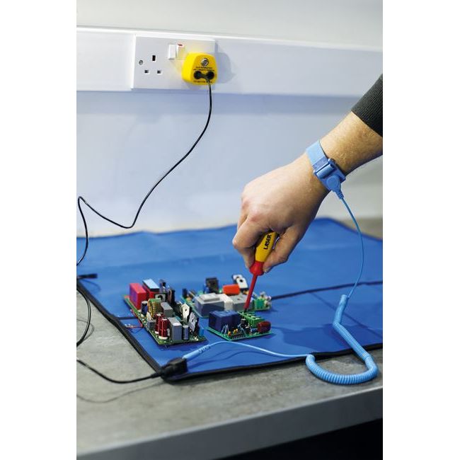 Laser Earth Bonding Plug UK 8315 Laser - Dynamic Drive