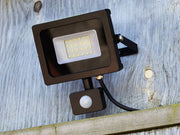 Faithfull Power Plus SMD LED Security Light with PIR 30W 2400 lumen 240V Faithfull Power Plus - Dynamic Drive