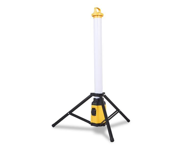 Stanley® Lighting Plasterer's Area Light with Outlet Socket 4500 Lumens STANLEY® Lighting - Dynamic Drive