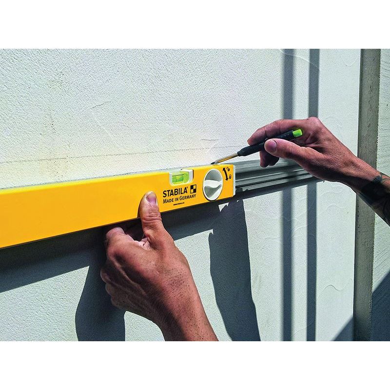 Stabila 80T Telescopic Spirit Level 2 Vials 63-105cm Stabila - Dynamic Drive