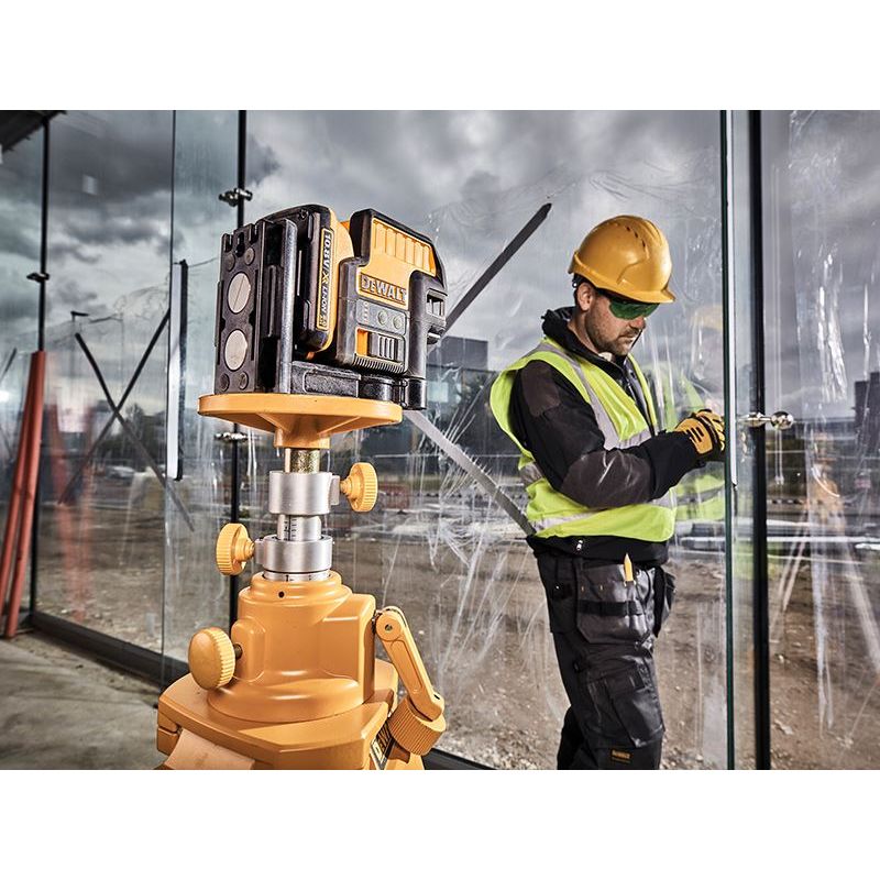 Dewalt Power Tools DCE0825D1G 5 Spot Cross Line Laser Green 12V 1 x 2.0Ah Li-ion DeWALT Power Tools - Dynamic Drive