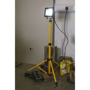 Sealey Telescopic Floodlight 20W Smd Led 110V Sealey - Dynamic Drive