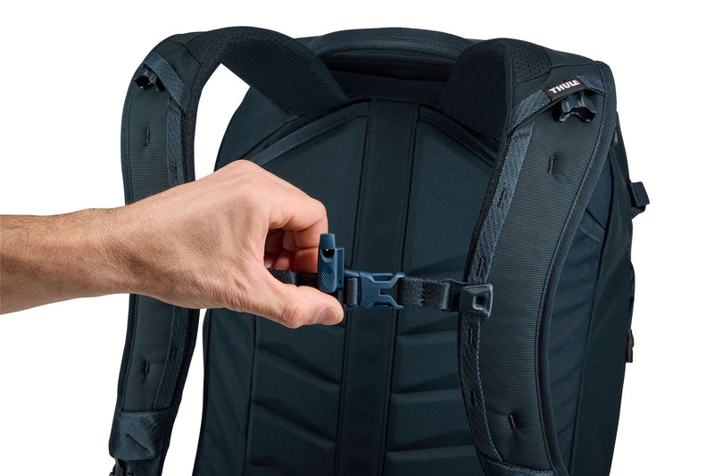 Thule Landmark 60L travel pack darkest blue Thule - Dynamic Drive
