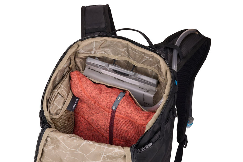 Thule AllTrail hydration pack 22L black Thule - Dynamic Drive
