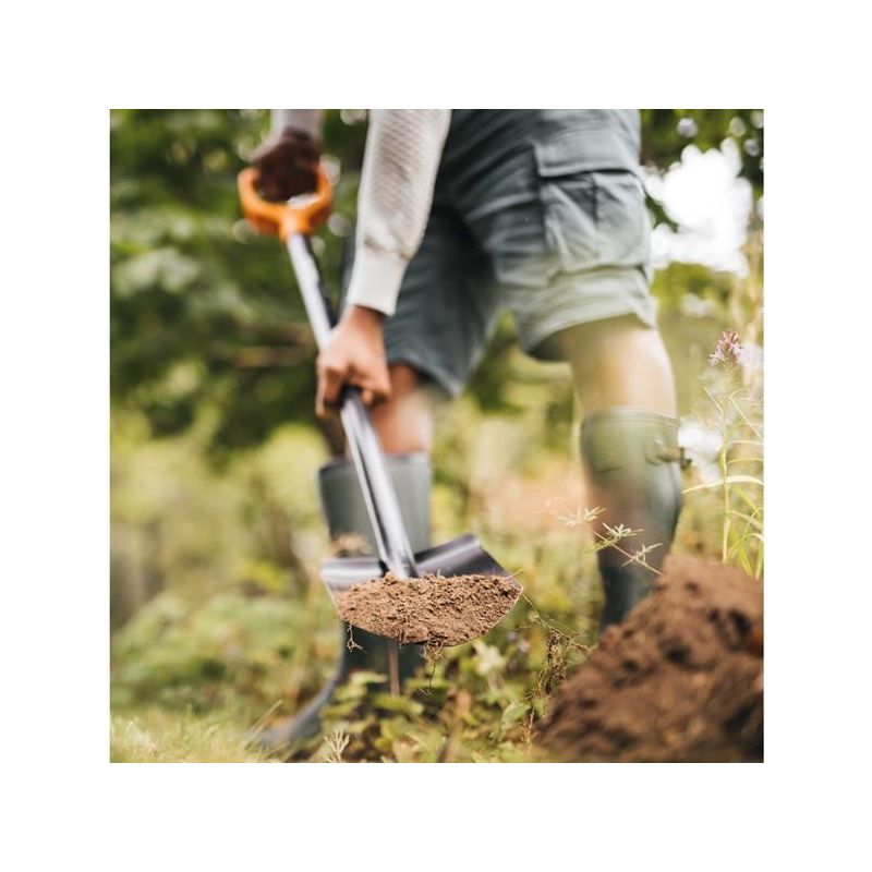 Fiskars Solid™ Metal Pointed Spade Fiskars - Dynamic Drive