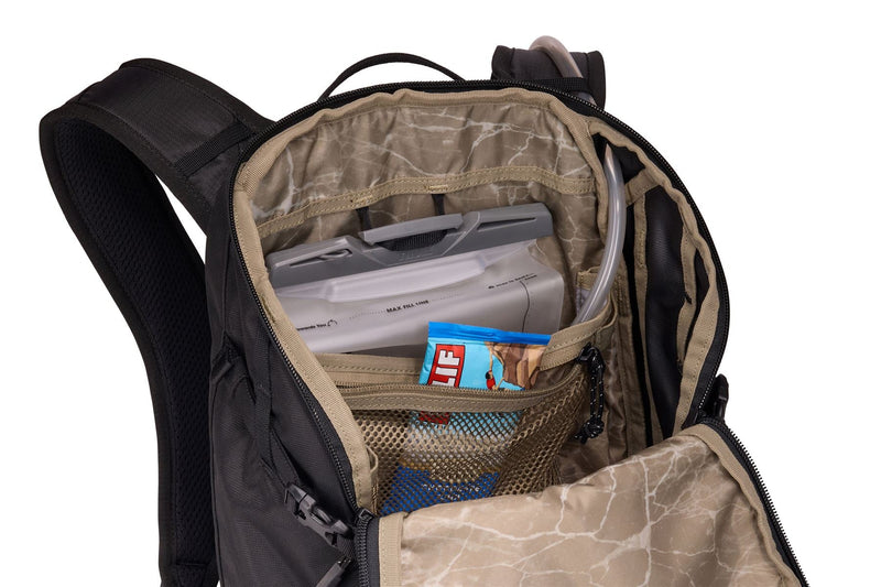 Thule AllTrail hydration pack 22L black Thule - Dynamic Drive