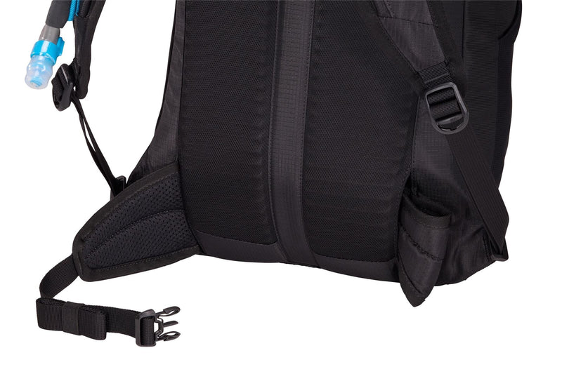 Thule AllTrail hydration pack 22L black Thule - Dynamic Drive