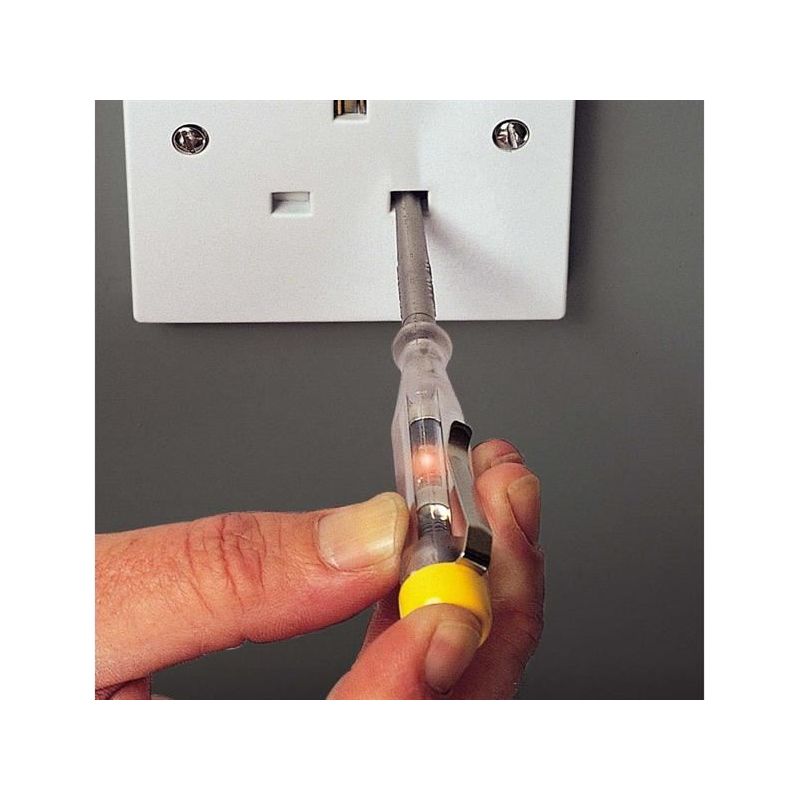 Stanley® Hand Tools FatMax® VDE Insulated Voltage Tester STANLEY® Hand Tools - Dynamic Drive