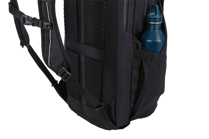 Thule Paramount commuter backpack 27L black Cycling backpack Thule - Dynamic Drive