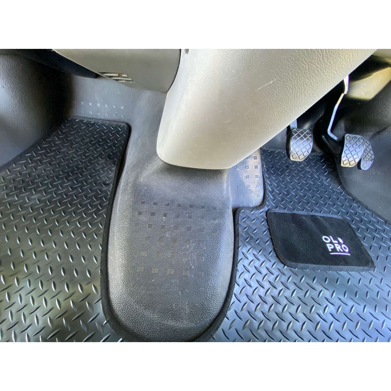 Olpro Volkswagen T5 2003 – 2015 Front No Walkthrough RUBBER ( OLPRO LOGO ON KICK PAD) Olpro - Dynamic Drive